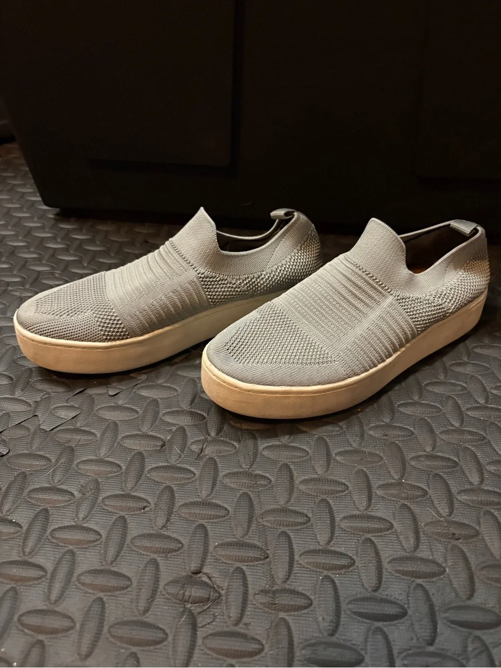 Women’s  Slip-On Knit flats - Light Gray
